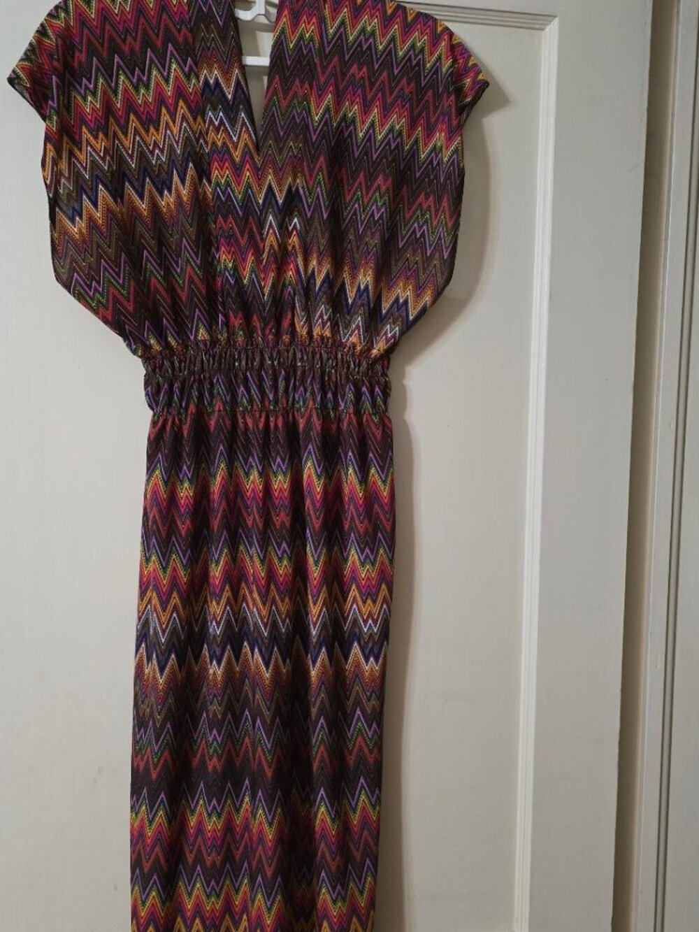 L Unbranded Multicolor Chevron V-neck Midi Dress Elastic waist / cap sleeves